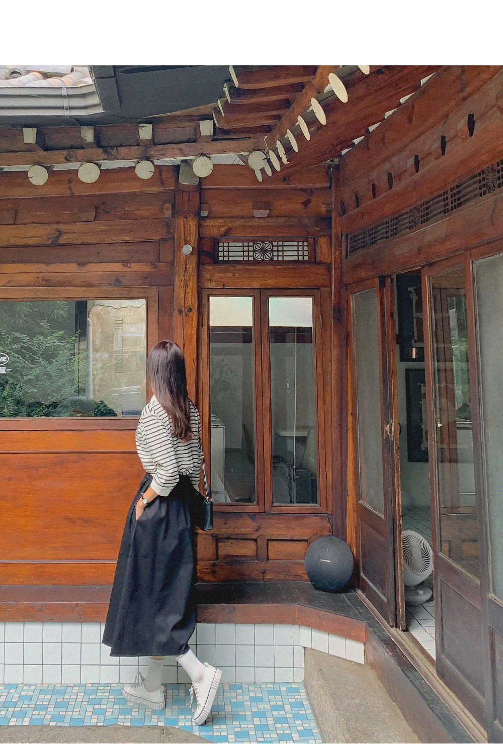 론트 자수 카라 스트라이프 티셔츠